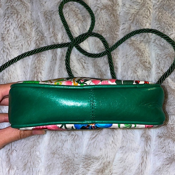 Preloved gucci floral crossbody pouch 💚 - Picture 4 of 7